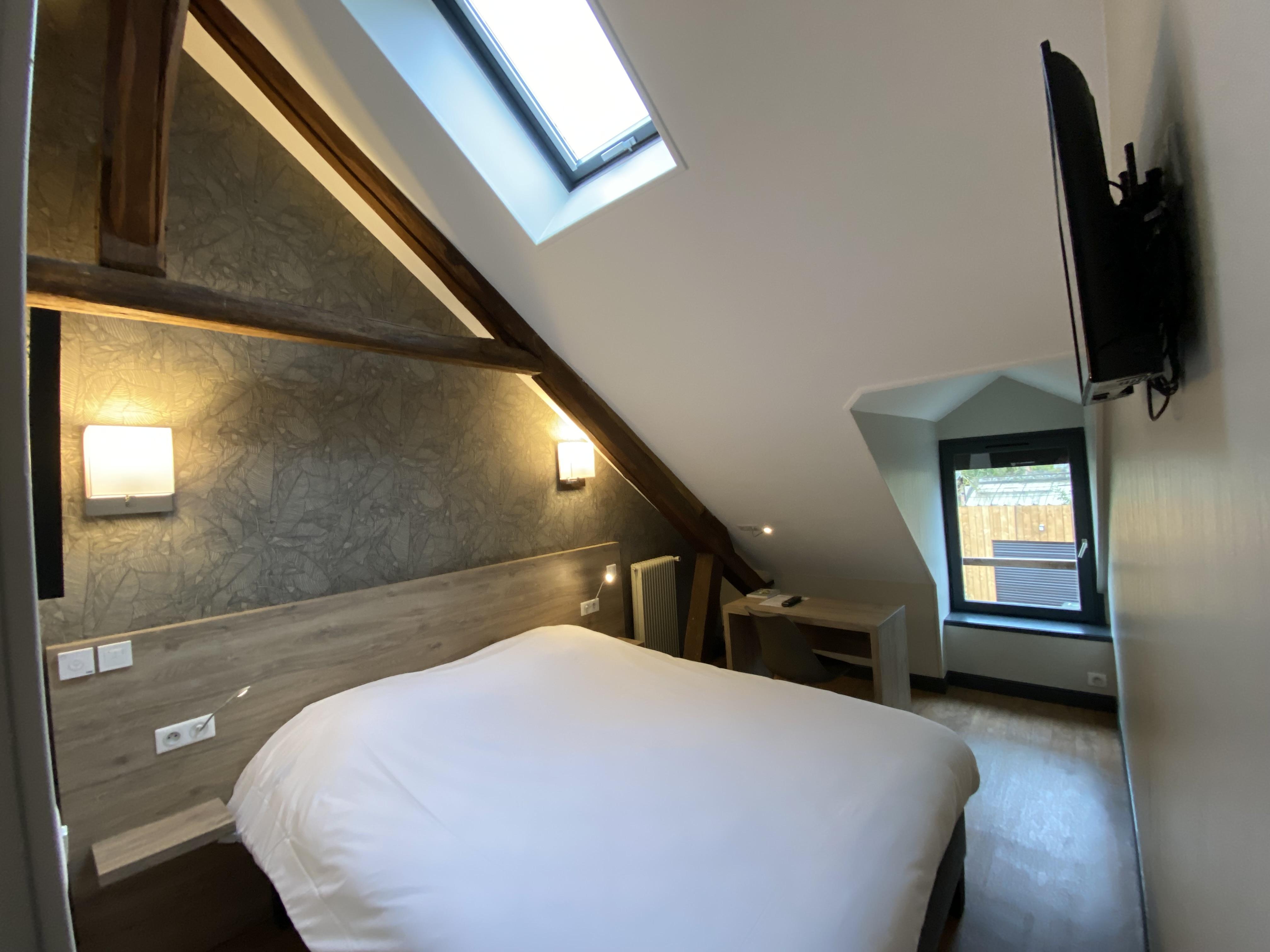 Logis - Hotel & Restaurant Saint Nicolas Chaumont-en-Vexin Exterior photo