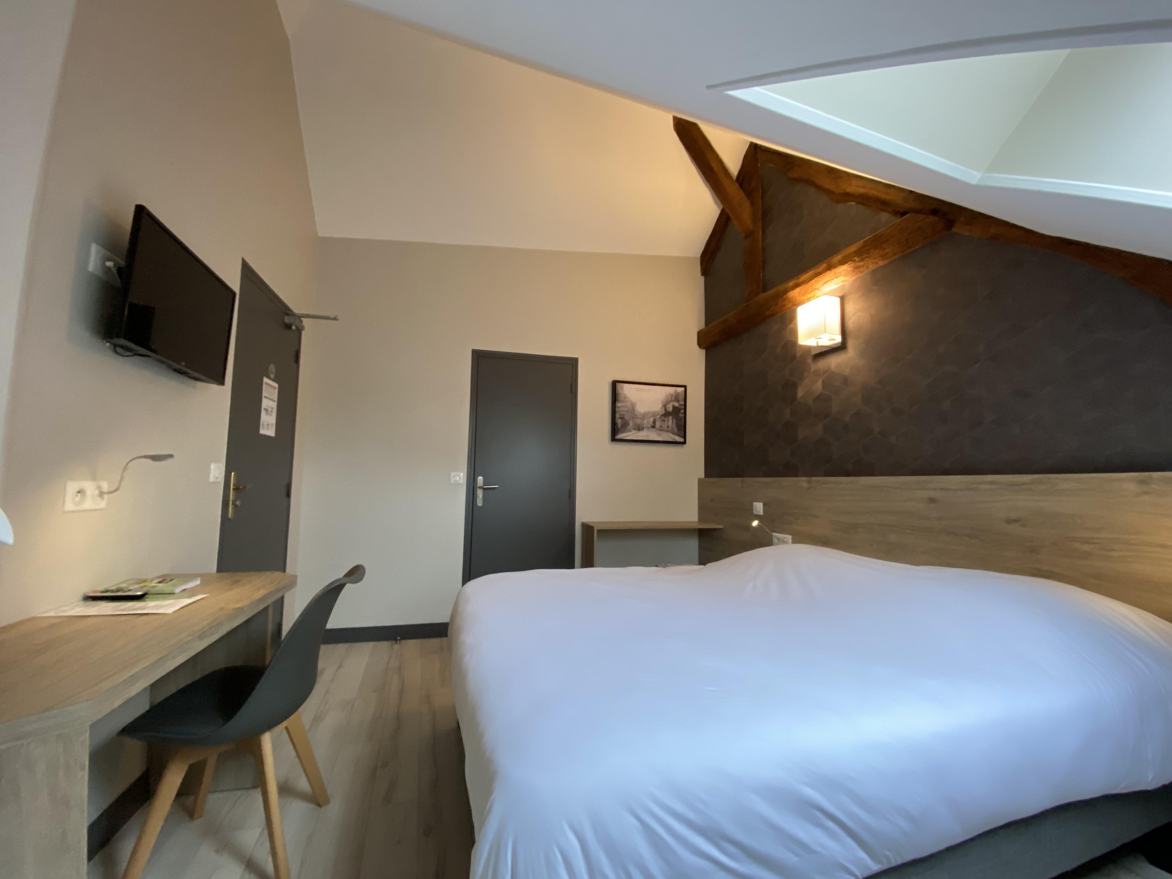 Logis - Hotel & Restaurant Saint Nicolas Chaumont-en-Vexin Exterior photo
