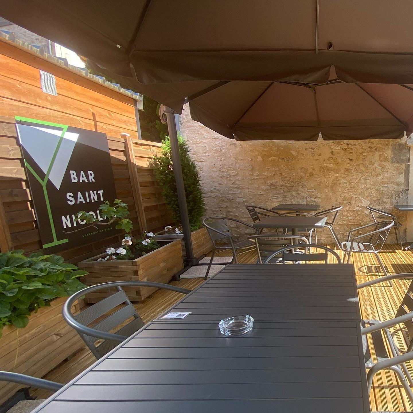 Logis - Hotel & Restaurant Saint Nicolas Chaumont-en-Vexin Exterior photo