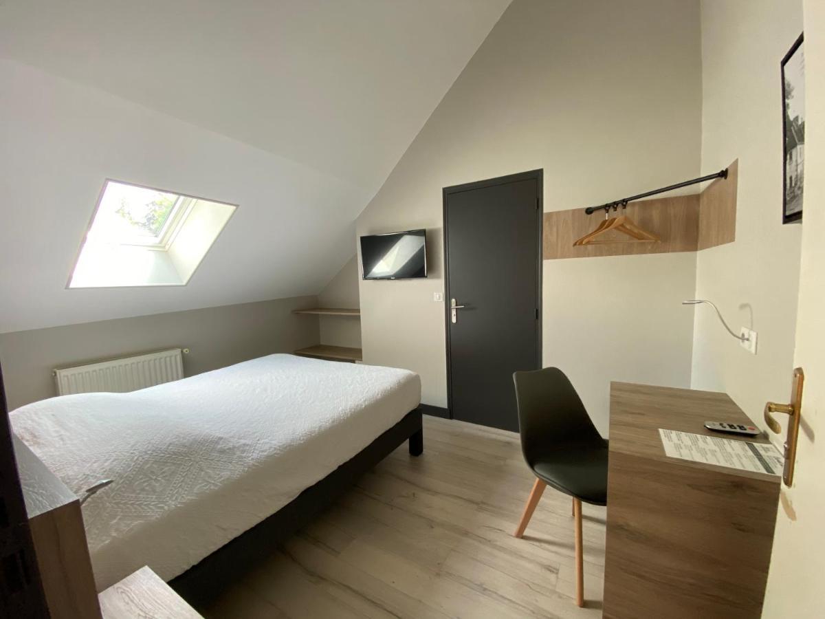 Logis - Hotel & Restaurant Saint Nicolas Chaumont-en-Vexin Exterior photo