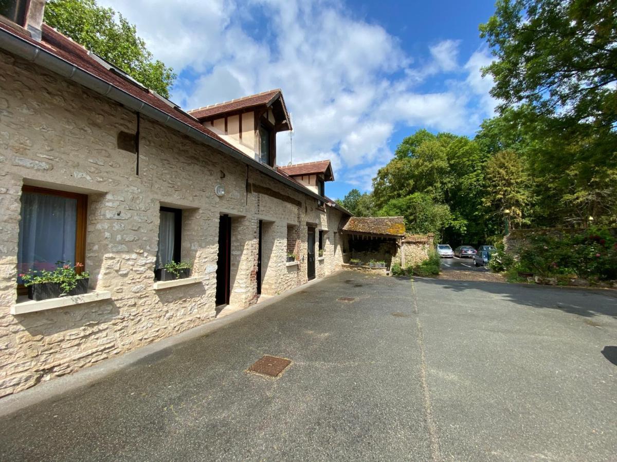 Logis - Hotel & Restaurant Saint Nicolas Chaumont-en-Vexin Exterior photo