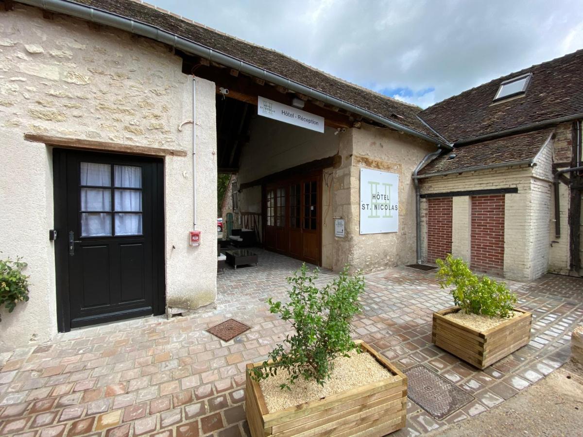 Logis - Hotel & Restaurant Saint Nicolas Chaumont-en-Vexin Exterior photo